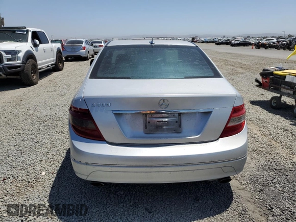 2008 Mercedes-Benz C 300 Sport z VIN WDDGF54X98F065106, wystawiony jako Copart lot #61669995 z przebiegiem 197 374 mil mil oraz Czysty tytuł • Clean title. Historia ofert i sprzedaży dostępna na DreamBid. Obrazek 6.