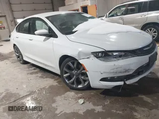 2015 Chrysler 200 S with VIN 1C3CCCBG1FN572789, listed as a IAAI auction lot 41542280 with 101,693 mi miles. Bid and sale history available at carsss.com. Image 1.