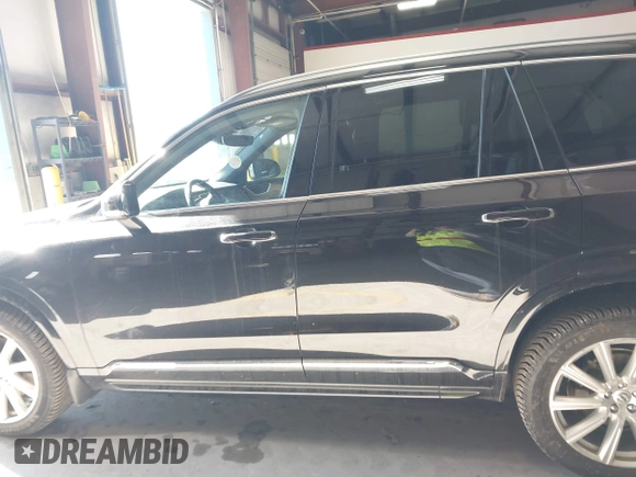 2017 Volvo XC90 Inscription with VIN YV4A22PL3H1164551, listed as a IAAI auction lot 41670475 with 101,391 mi miles. Bid and sale history available at carsss.com. Image 14.