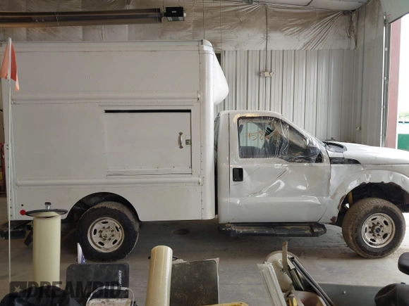 2016 Ford F-250 XL with VIN 1FDBF2B6XGED17622, listed as a IAAI auction lot 42245869 with 240,022 mi miles and . Bid and sale history available at DreamBid. Image 13.