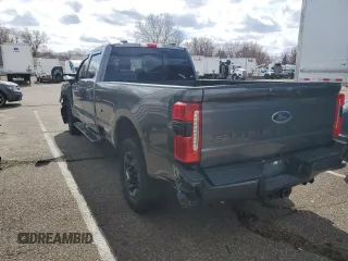 2023 Ford F-350 XL z VIN 1FT8W3BM3PED80838, wystawiony jako Copart lot #48908185 z przebiegiem 54 202 mil mil oraz Czysty tytuł • Clean title. Historia ofert i sprzedaży dostępna na DreamBid. Obrazek 2.
