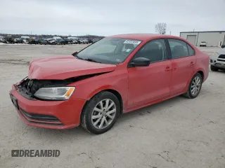 2015 Volkswagen Jetta SE with VIN 3VWD17AJ9FM236907, listed as a Copart auction lot 42322035 with 136,576 mi miles and Salvage title. Bid and sale history available at DreamBid. Image 1.