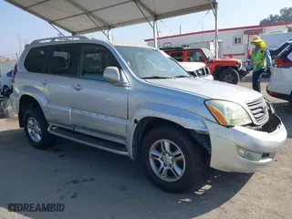 2006 Lexus GX 470 with VIN JTJBT20X060118385, listed as a IAAI auction lot 40566402 with 220,994 mi miles. Bid and sale history available at carsss.com. Image 1.