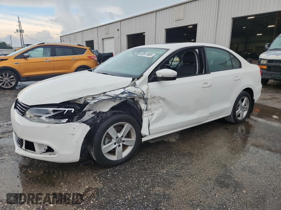 2012 Volkswagen Jetta TDI w/Premium & Nav с VIN 3VWLL7AJ3CM088190, выставлен на аукционе Copart как лот 63841905 с пробегом Не указан миль и Списание • Salvage title. История ставок и продаж доступна на DreamBid. Изображение 1.