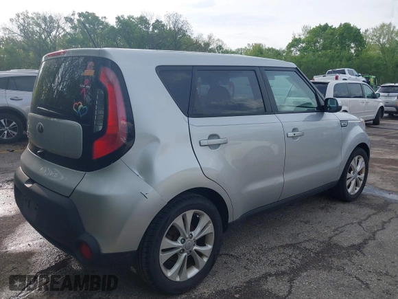 2014 Kia Soul + with VIN KNDJP3A58E7704120, listed as a IAAI auction lot 42109351 with 145,103 mi miles. Bid and sale history available at carsss.com. Image 4.