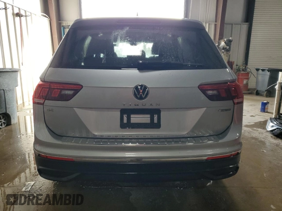 2023 Volkswagen Tiguan SE with VIN 3VVMB7AX8PM106219, listed as a Copart auction lot 47618505 with 21,900 mi miles and Salvage title. Bid and sale history available at DreamBid. Image 6.