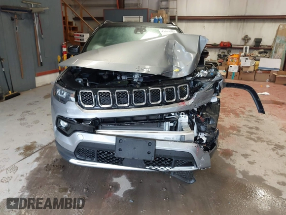 2024 Jeep Compass Limited z VIN 3C4NJDCN3RT578093, wystawiony jako IAAI lot #41567303 z przebiegiem 2 255 mil mil oraz . Historia ofert i sprzedaży dostępna na DreamBid. Obrazek 13.