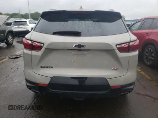 2021 Chevrolet Blazer RS z VIN 3GNKBERSXMS509247, wystawiony jako Copart lot #73010674 z przebiegiem 40 324 mil mil oraz Czysty tytuł • Clean title. Historia ofert i sprzedaży dostępna na DreamBid. Obrazek 6.