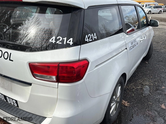 2015 Kia Sedona L with VIN KNDMA5C1XF6015644, listed as a Copart auction lot 49844675 with 999,999 mi miles and Clean Title. Bid and sale history available at carsss.com. Image 3.
