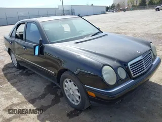 1998 Mercedes-Benz E-Class with VIN WDBJF65F1WA631361, listed as a IAAI auction lot 41870881 with 101,292 mi miles. Bid and sale history available at carsss.com. Image 1.