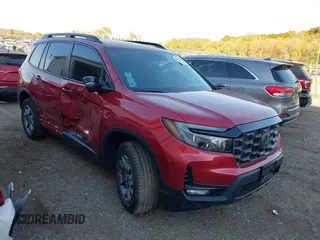 2022 Honda Passport TrailSport with VIN 5FNYF8H61NB015883, listed as a IAAI auction lot 40662061 with 19,212 mi miles and . Bid and sale history available at carsss.com. Image 1.
