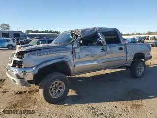 2005 Chevrolet Silverado 1500 Z71 with VIN 2GCEK13T451173169, listed as a Copart auction lot 84672804 with 152,620 mi miles and Salvage Title. Bid and sale history available at carsss.com. Image 1.