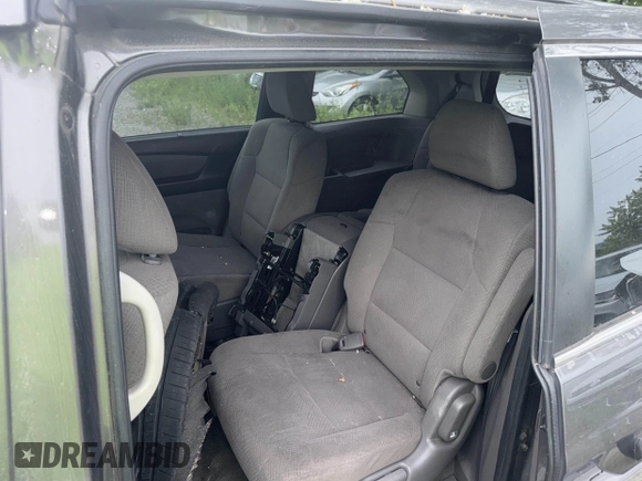 2014 Honda Odyssey EX z VIN 5FNRL5H43EB110147, wystawiony jako IAAI lot #42447601 z przebiegiem Nie podano mil oraz . Historia ofert i sprzedaży dostępna na DreamBid. Obrazek 8.