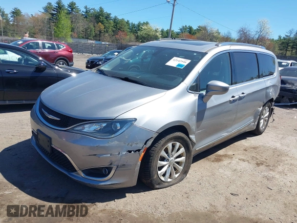 2018 Chrysler Pacifica Touring L Plus z VIN 2C4RC1EGXJR101757, wystawiony jako IAAI lot #42142946 z przebiegiem 83 314 mil mil oraz . Historia ofert i sprzedaży dostępna na DreamBid. Obrazek 18.