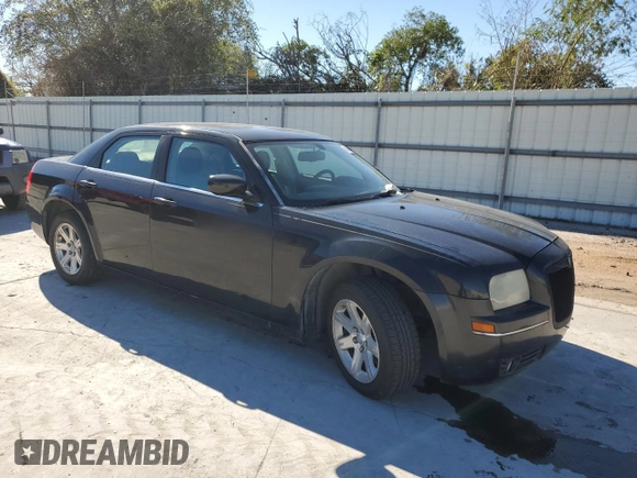 2007 Chrysler 300 Signature with VIN 2C3KA53G57H635155, listed as a Copart auction lot 84805504 with 182,661 mi miles and Clean Title. Bid and sale history available at carsss.com. Image 4.