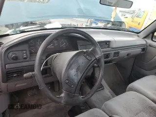 1996 Ford F-250 with VIN 2FTHF26F1TCA35894, listed as a Copart auction lot 41414045 with 275,032 mi miles and Salvage Title. Bid and sale history available at carsss.com. Image 8.