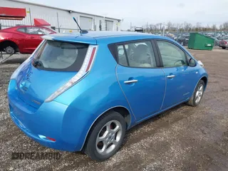 2011 Nissan LEAF SL-e with VIN JN1AZ0CP0BT009532, listed as a IAAI auction lot 41631314 with 83,541 mi miles. Bid and sale history available at carsss.com. Image 4.