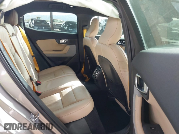 2021 Polestar 2 Launch Edition z VIN LPSED3KAXML011800, wystawiony jako IAAI lot #41251249 z przebiegiem 44 573 mil mil oraz . Historia ofert i sprzedaży dostępna na DreamBid. Obrazek 8.