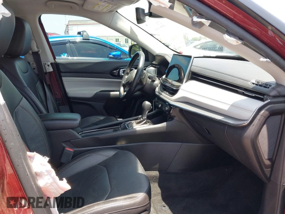2022 Jeep Compass High Altitude with VIN 3C4NJDCB3NT111272, listed as a IAAI auction lot 42552503 with 27,246 mi miles and . Bid and sale history available at DreamBid. Image 5.