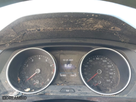 2019 Volkswagen Tiguan S with VIN 3VV0B7AX6KM067699, listed as a IAAI auction lot 41634351 with 181,093 mi miles. Bid and sale history available at carsss.com. Image 7.