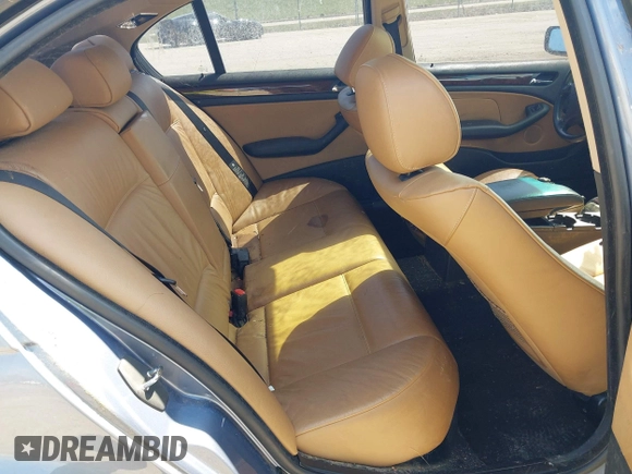 2005 BMW 3 Series 325xi with VIN WBAEU33465PR19734, listed as a IAAI auction lot 42006438 with 130,281 mi miles. Bid and sale history available at carsss.com. Image 8.