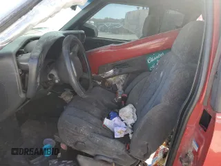 2001 GMC Sonoma SLS w/1SF Pkg with VIN 1GTCS195318130532, listed as a Copart auction lot 76083064 with 0 mi miles and Salvage Title. Bid and sale history available at carsss.com. Image 7.