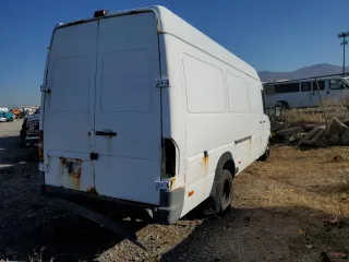 2005 Freightliner Sprinter z VIN WDYPD544755837565, wystawiony jako Copart lot #75308584 z przebiegiem 383 888 mil mil oraz Tytuł czysty. Historia ofert i sprzedaży dostępna na DreamBid. Obrazek 3.
