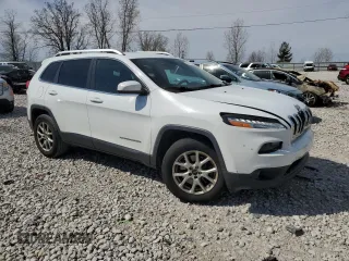 2014 Jeep Cherokee Altitude with VIN 1C4PJMCB5EW282205, listed as a Copart auction lot 53421125 with 185,915 mi miles and Clean Title. Bid and sale history available at carsss.com. Image 4.