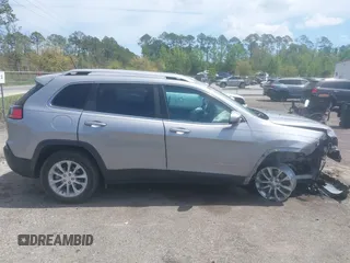 2019 Jeep Cherokee Latitude with VIN 1C4PJLCB7KD114583, listed as a IAAI auction lot 41908161 with 42,286 mi miles. Bid and sale history available at carsss.com. Image 13.