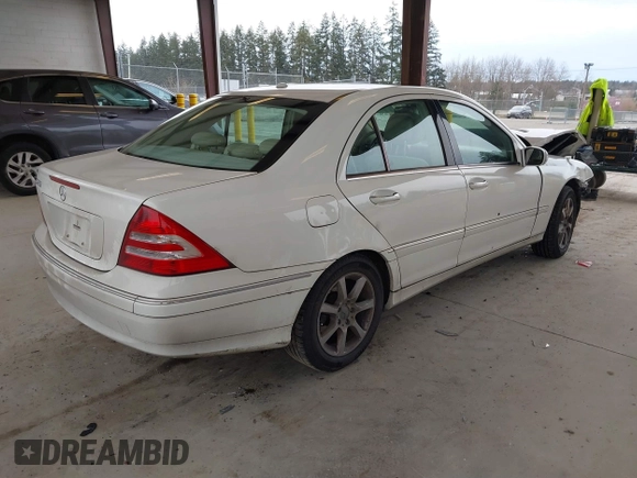 2007 Mercedes-Benz C 280 Luxury с VIN WDBRF54H97F880897, выставлен на аукционе IAAI как лот 41828391 с пробегом 177 644 миль миль и . История ставок и продаж доступна на DreamBid. Изображение 4.