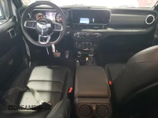 2024 Jeep Wrangler Sahara z VIN 1C4PJXEG6RW337020, wystawiony jako Copart lot #53308325 z przebiegiem 13 606 mil mil oraz Szkoda całkowita • Salvage title. Historia ofert i sprzedaży dostępna na DreamBid. Obrazek 8.