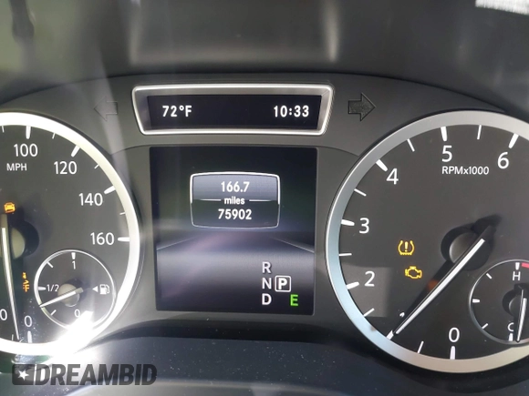 2017 Infiniti QX30 Luxury with VIN SJKCH5CR8HA032677, listed as a IAAI auction lot 40474574 with 75,902 mi miles. Bid and sale history available at carsss.com. Image 7.