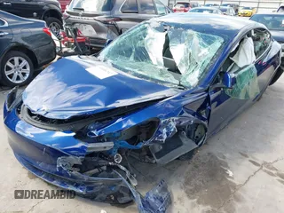 2023 Tesla Model 3 z VIN 5YJ3E1EA8PF403743, wystawiony jako IAAI lot #42076747 z przebiegiem 58 399 mil mil oraz . Historia ofert i sprzedaży dostępna na DreamBid. Obrazek 6.