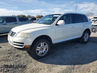 2004 Volkswagen Touareg with VIN WVGCM77L04D040938, listed as a Copart auction lot 45434315 with 140,769 mi miles and Clean Title. Bid and sale history available at DreamBid. Image 1.