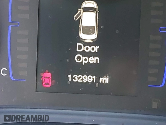 2015 Chrysler 200 S with VIN 1C3CCCBB9FN629079, listed as a IAAI auction lot 41767914 with 132,991 mi miles. Bid and sale history available at carsss.com. Image 15.