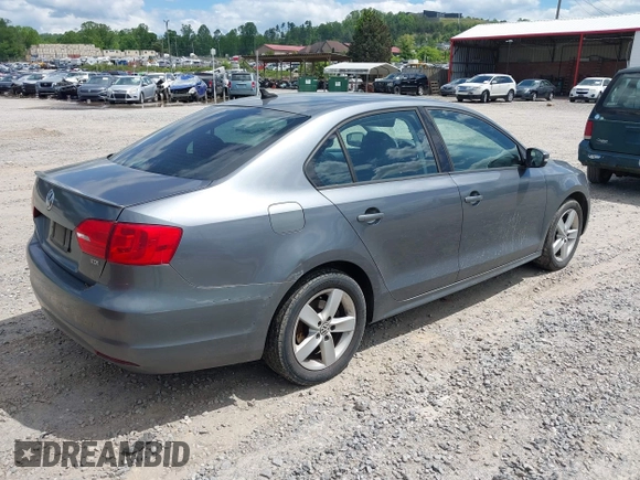 2012 Volkswagen Jetta TDI w/Premium & Nav с VIN 3VWLL7AJ0CM341353, выставлен на аукционе IAAI как лот 42206057 с пробегом 193 091 миль миль и . История ставок и продаж доступна на DreamBid. Изображение 4.