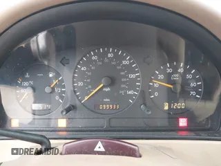 2002 Mercedes-Benz M 320/430/500 z VIN 4JGAB54E82A308902, wystawiony jako IAAI lot #41779482 z przebiegiem 99 933 mil mil oraz . Historia ofert i sprzedaży dostępna na DreamBid. Obrazek 7.