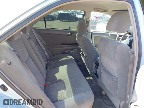 2005 Toyota Camry STD z VIN 4T1BE32K65U994854, wystawiony jako IAAI lot #42137074 z przebiegiem 104 051 mil mil oraz . Historia ofert i sprzedaży dostępna na DreamBid. Obrazek 8.