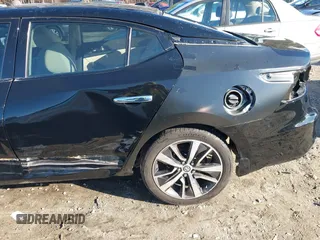 2019 Nissan Maxima Platinum z VIN 1N4AA6AV0KC379524, wystawiony jako IAAI lot #40862758 z przebiegiem 74 145 mil mil oraz . Historia ofert i sprzedaży dostępna na DreamBid. Obrazek 6.