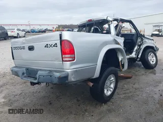 2001 Dodge Dakota Sport with VIN 1B7GG22N61S260178, listed as a IAAI auction lot 41033073 with Not Provided miles and . Bid and sale history available at carsss.com. Image 4.