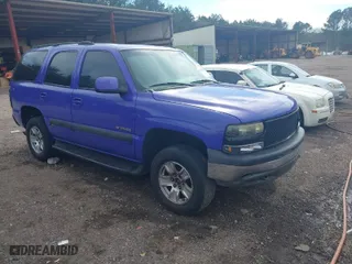 2002 Chevrolet Tahoe LT with VIN 1GNEK13Z32J271946, listed as a IAAI auction lot 41822716 with 295,863 mi miles. Bid and sale history available at carsss.com. Image 1.
