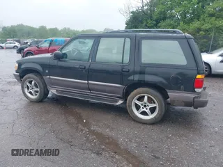 1997 Mercury Mountaineer z VIN 4M2DU55P5VUJ44923, wystawiony jako IAAI lot #42263688 z przebiegiem 146 159 mil mil oraz . Historia ofert i sprzedaży dostępna na DreamBid. Obrazek 3.