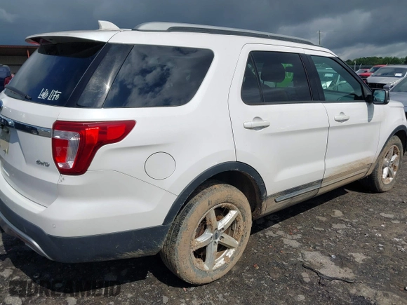 2017 Ford Explorer XLT z VIN 1FM5K8D83HGC80140, wystawiony jako IAAI lot #42336788 z przebiegiem 94 058 mil mil oraz . Historia ofert i sprzedaży dostępna na DreamBid. Obrazek 4.