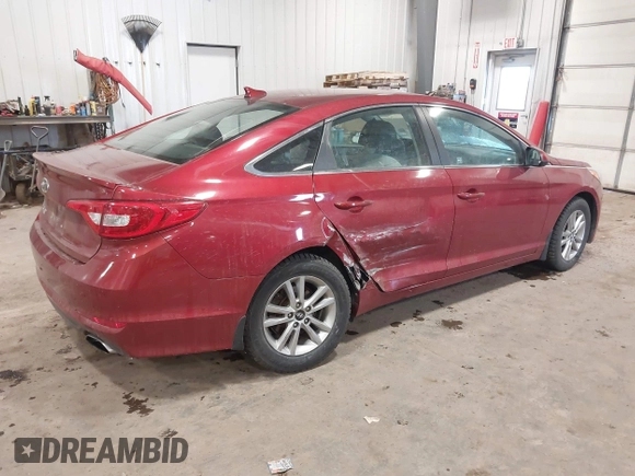 2015 Hyundai Sonata SE z VIN 5NPE24AFXFH039782, wystawiony jako IAAI lot #41299851 z przebiegiem 85 676 mil mil oraz . Historia ofert i sprzedaży dostępna na DreamBid. Obrazek 4.