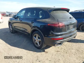 2016 Porsche Cayenne z VIN WP1AA2A25GLA05540, wystawiony jako IAAI lot #41330580 z przebiegiem 71 835 mil mil oraz . Historia ofert i sprzedaży dostępna na DreamBid. Obrazek 3.