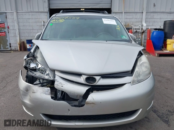 2008 Toyota Sienna XLE with VIN 5TDZK22C38S151671, listed as a IAAI auction lot 41046569 with 119,239 mi miles. Bid and sale history available at carsss.com. Image 12.