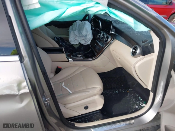 2019 Mercedes-Benz GLC with VIN WDC0G4JB2KV175112, listed as a IAAI auction lot 41909488 with 44,658 mi miles. Bid and sale history available at carsss.com. Image 5.