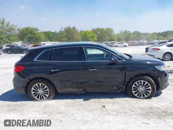 2017 Lincoln MKX Select z VIN 2LMPJ6KR4HBL48601, wystawiony jako IAAI lot #42029348 z przebiegiem 113 965 mil mil oraz . Historia ofert i sprzedaży dostępna na DreamBid. Obrazek 13.