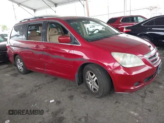 2005 Honda Odyssey EX with VIN 5FNRL38485B411954, listed as a IAAI auction lot 42039034 with 220,966 mi miles. Bid and sale history available at carsss.com. Image 1.