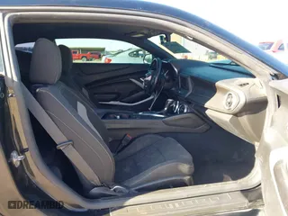 2019 Chevrolet Camaro 1LT with VIN 1G1FB1RX6K0133447, listed as a IAAI auction lot 41406255 with 125,267 mi miles. Bid and sale history available at carsss.com. Image 5.